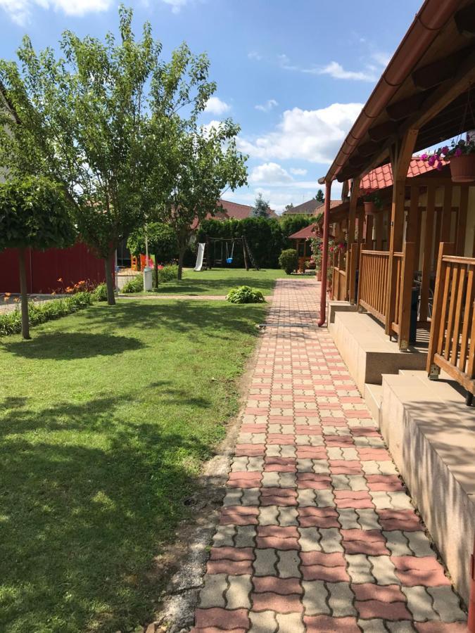 Zam-Zem Holiday Apartman Гайдусобосло Екстер'єр фото